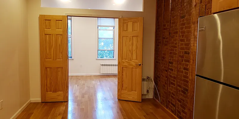 Rented by MCR Realty | media 7