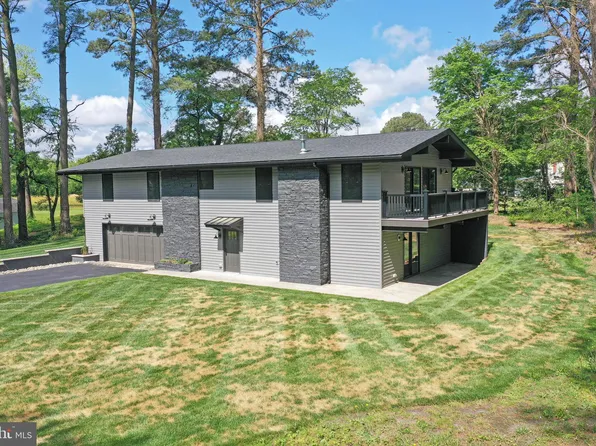 8292 Robin Hood Dr, Salisbury, MD 21804