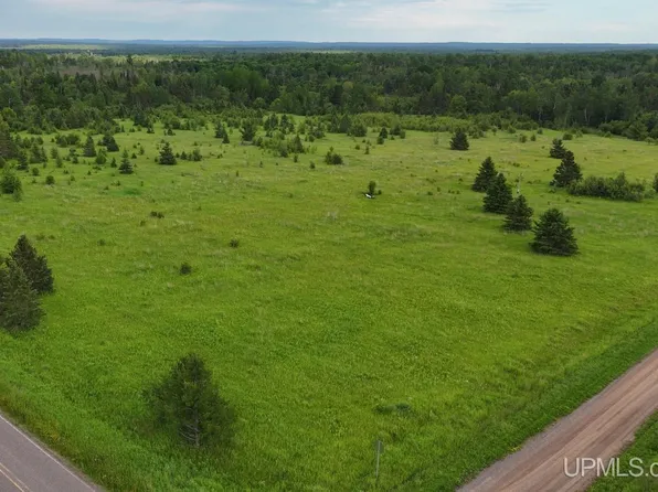 15541 Meadow Rd, Pelkie, MI 49958