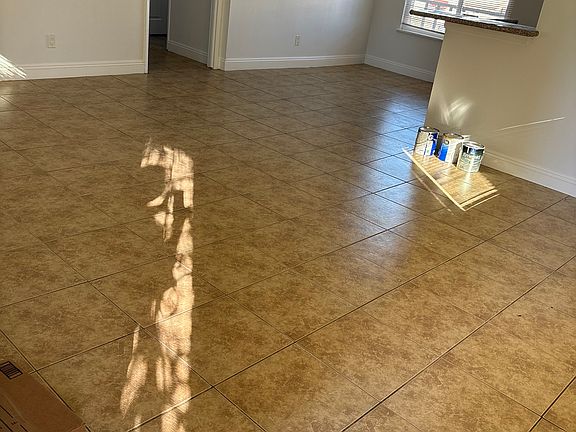 3rd image of 732 E Lexington Ave E #9