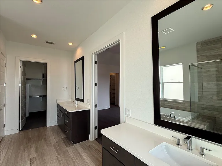 6117 Seville Dr — Photo 25