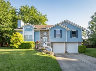 1306 Huntington Cir, Greenwood, MO 64034
