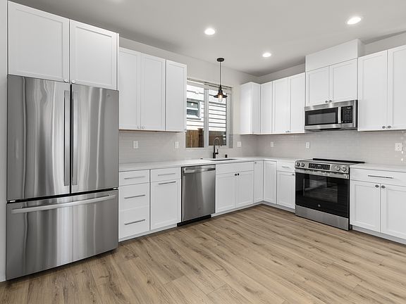 5th image of 11751B 23rd Ave NE #B