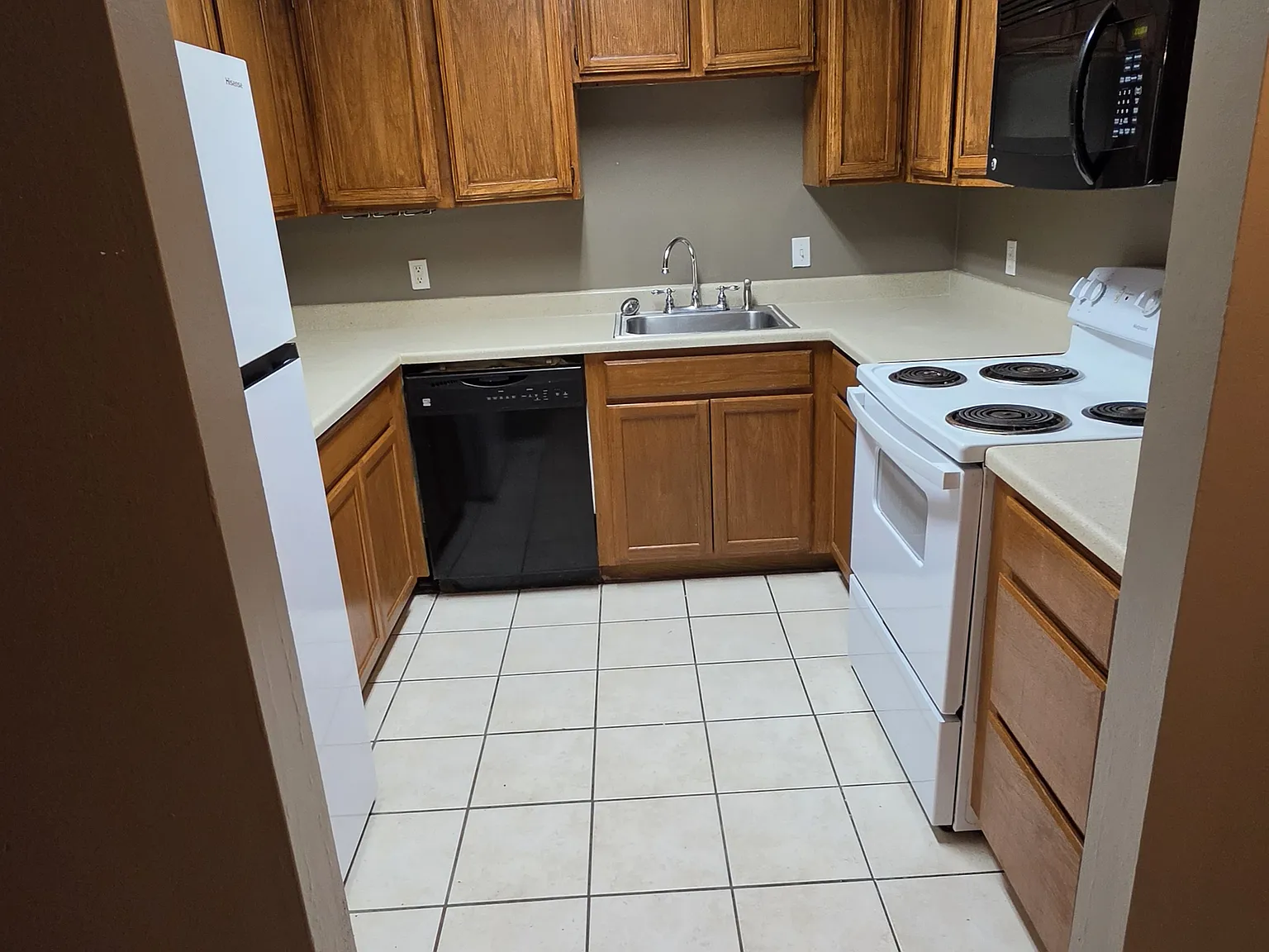 3 bed, 1226 sqft, $1,100 — Photo 3