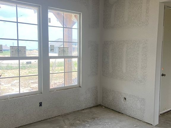 4th image of 147 Sunny Side Rd