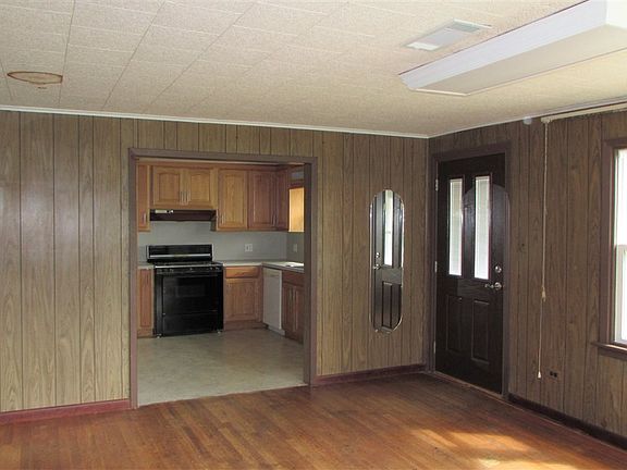 2nd image of 5029 State Highway 7 E