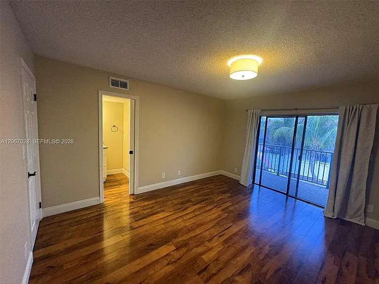 233 SE 11th Ave #233 — Photo 9