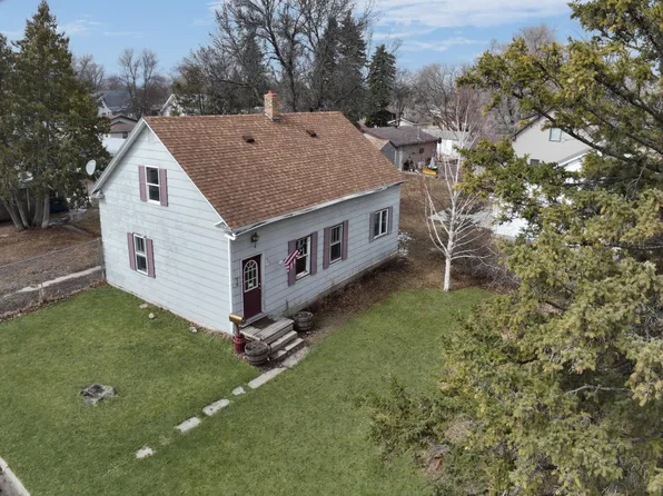 425 Crocker Ave S, Thief River Falls, MN 56701