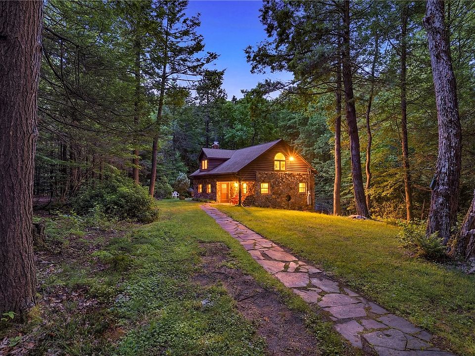 1st image of 605 Laurel Falls Rd