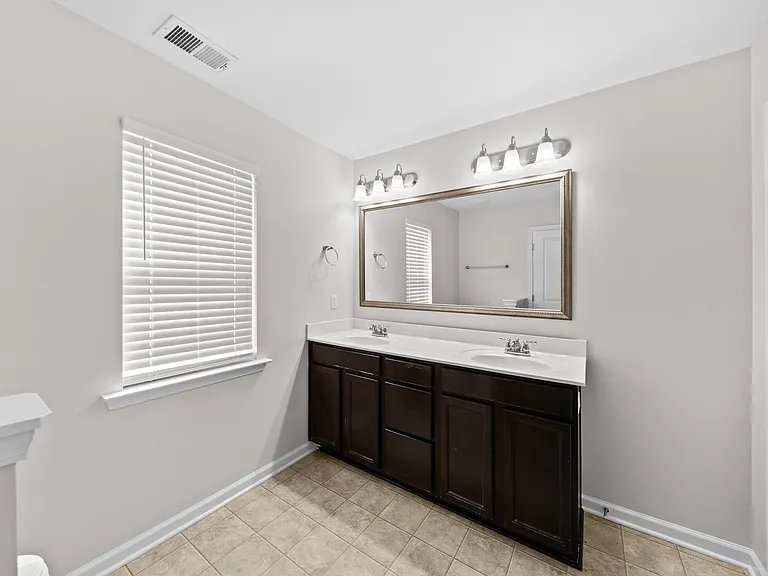 199 Stanley Ct — Photo 21
