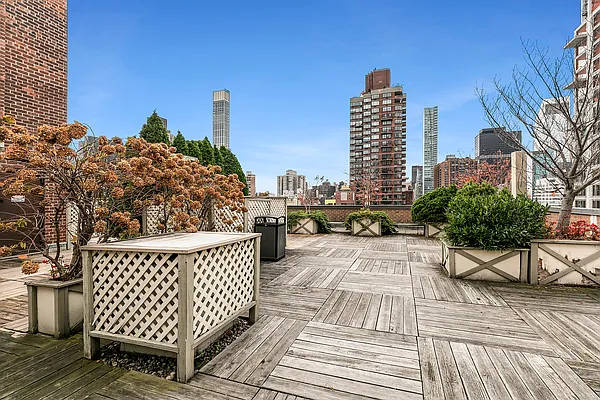 Sold by Corcoran | media 3