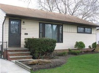 19226 Homeway Rd, Cleveland, OH 44135