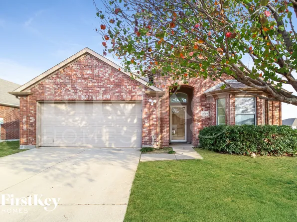 8749 Sagebrush Trl, Aubrey, TX 76227