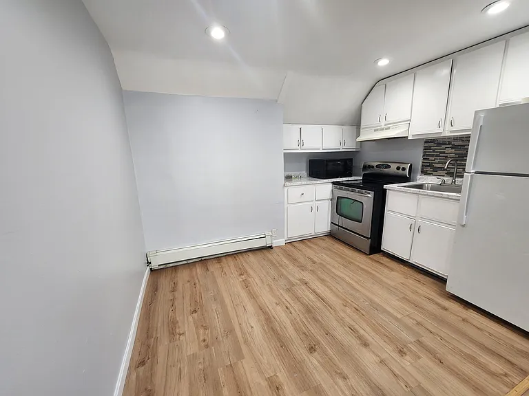 277 Green St #3 — Photo 4