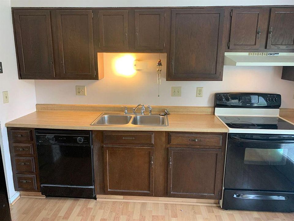 2nd image of 1352 Firethorne Dr