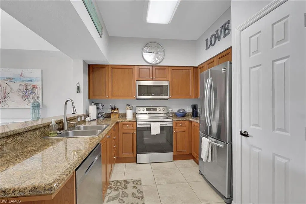 20260 Estero Gardens Cir — Photo 4