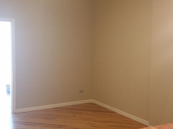 4th image of 2306 W Superior St APT 1W