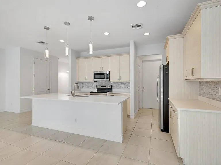 91 Palm Ln — Photo 17