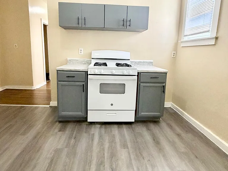 59 Derby Ave #2LS — Photo 1