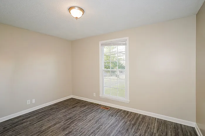 2704 Knob Ct — Photo 10