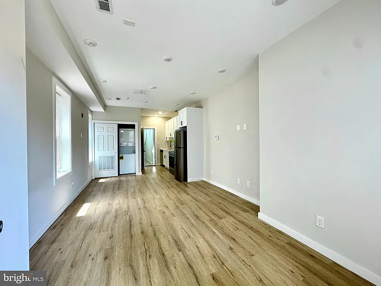 255 S 44th St #2 — Photo 4