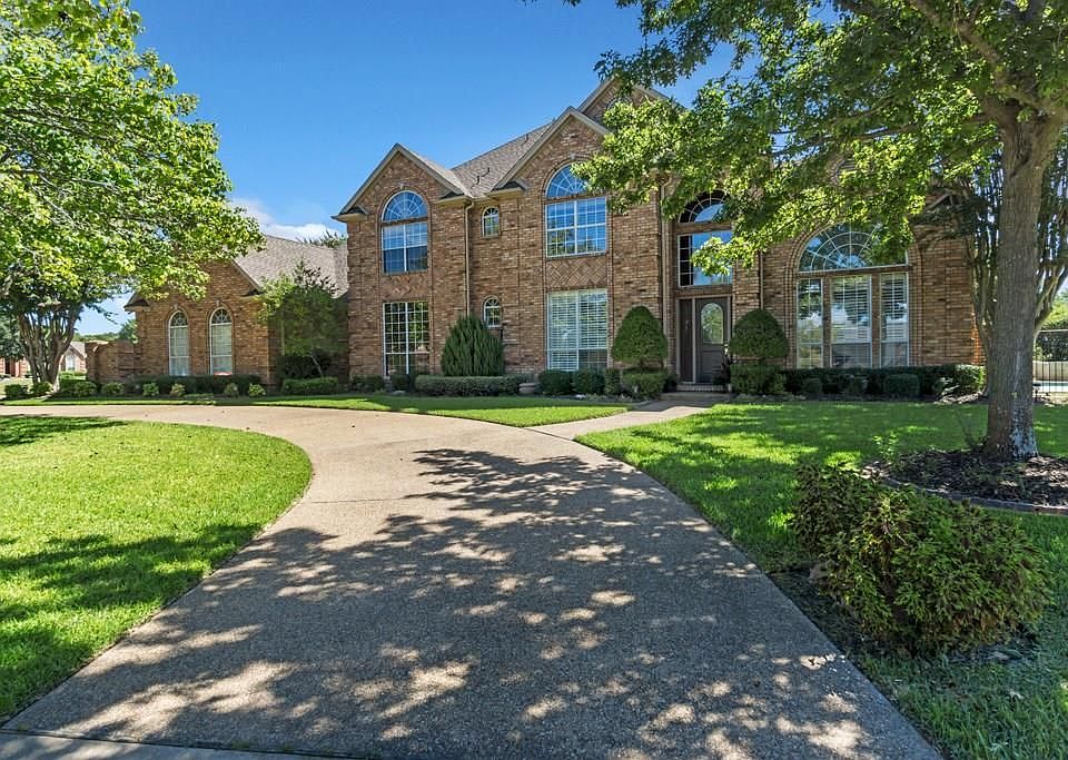 1st image of 1305 Moraine Pl