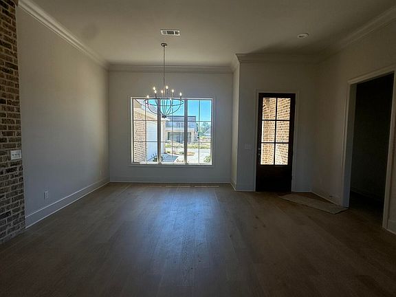 2nd image of 425 Old Maple Cv