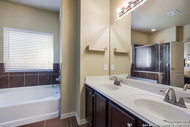 121 Krieg Dr — Photo 16