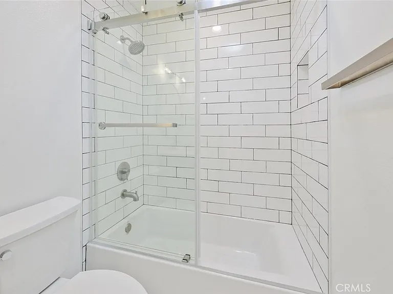 411 Goldenrod Ave #B — Photo 25