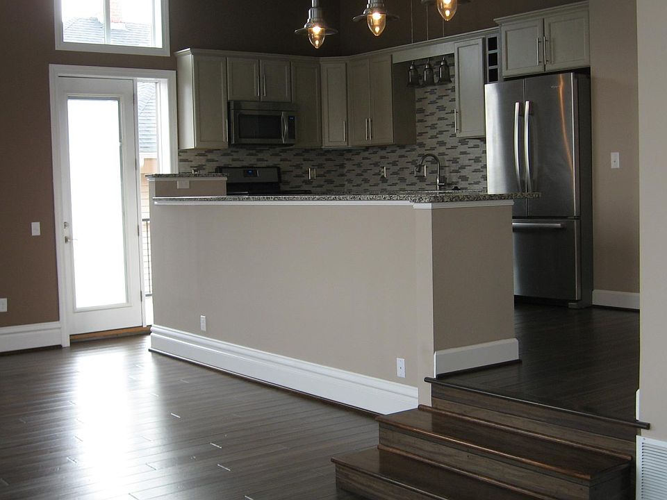 1st image of 612 S Main St Ste 201