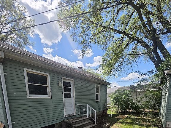 2nd image of 2448 E Wood St