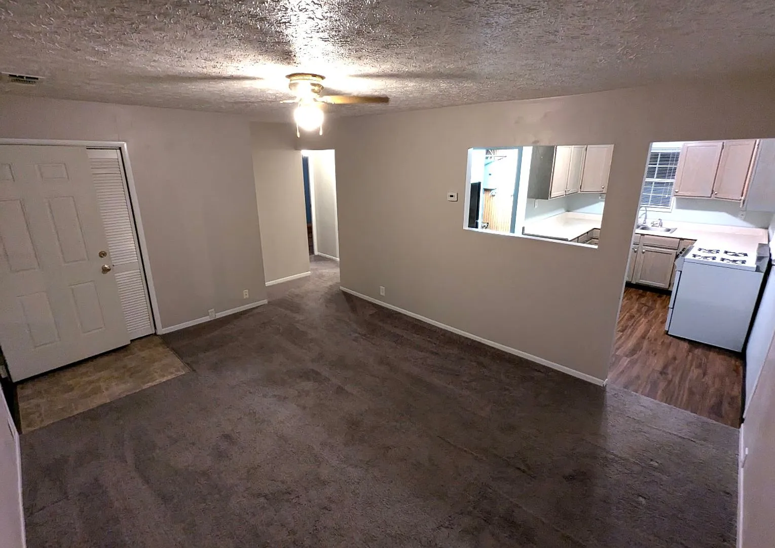 2624 Crystal — Photo 3