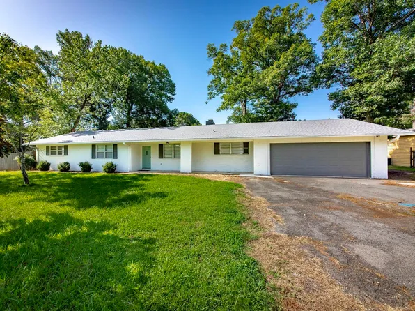 2112 Lancelot Ln, Jacksonville, AR 72076