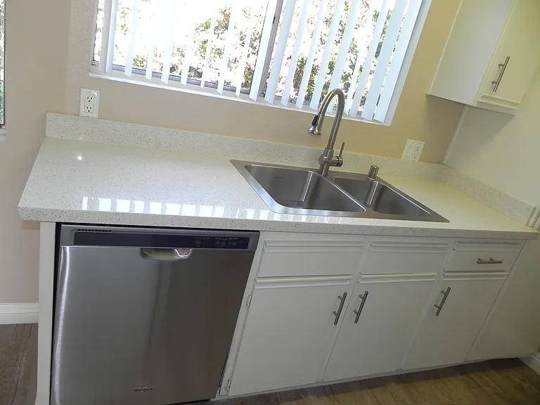 Chapman Villas Apartments — Photo 39