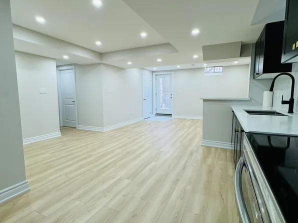 18 Yvette St #Basement, Whitby, ON L1P 0G8