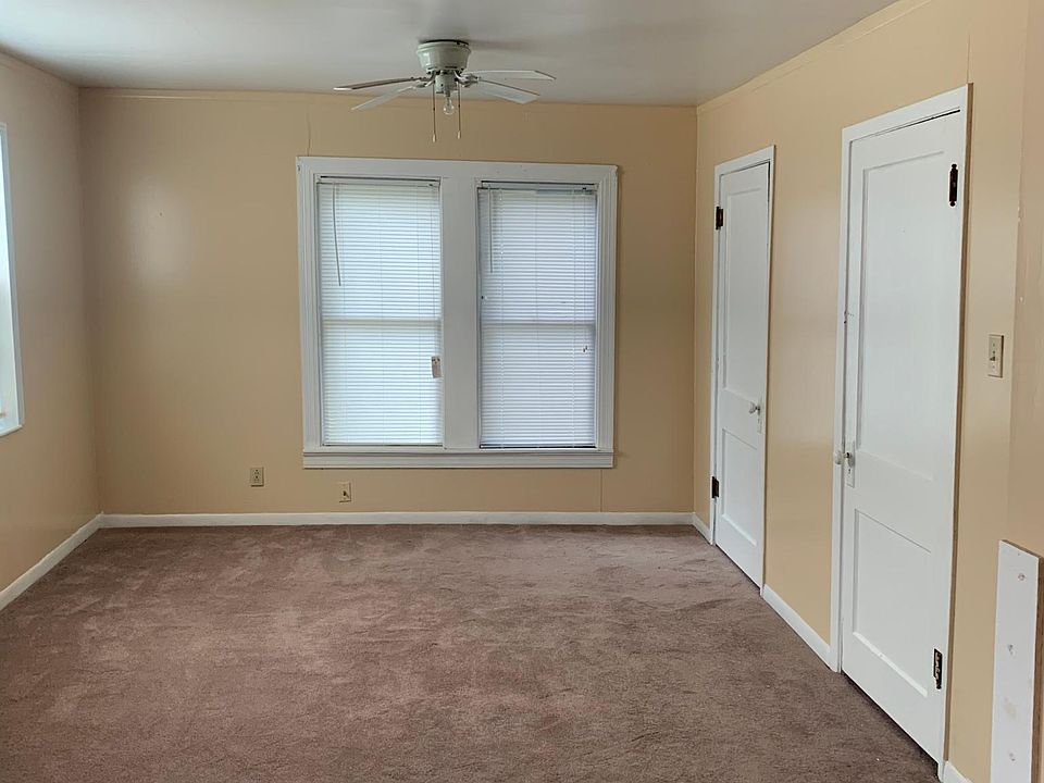 2nd image of 1935 Dequeen Blvd