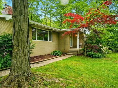 8218 Maple Dr, Chesterland, OH, 44026