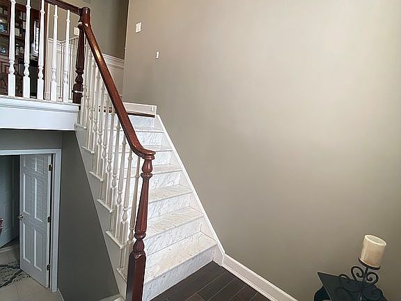 3rd image of 16032 92nd St
