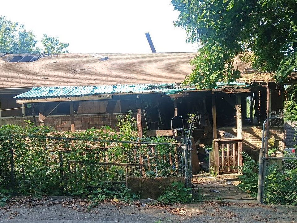 1st image of 1431 Red Oak St