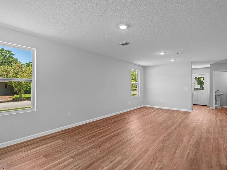 790 S Rodriquez St — Photo 3