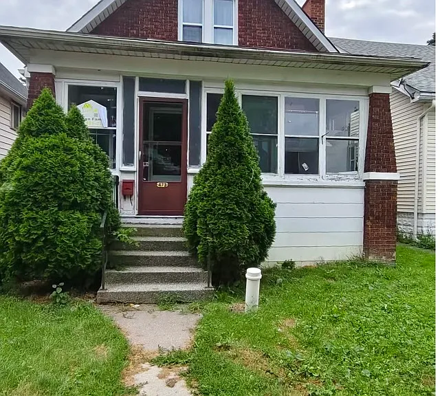 473 McEwan Ave — Photo 6