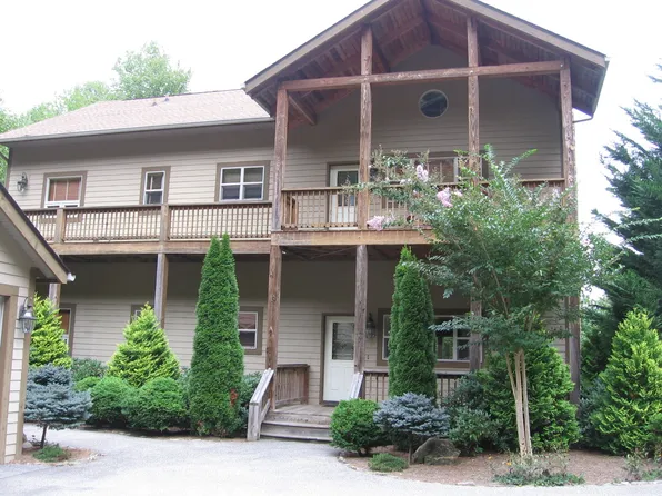 240 Sawgrass Dr #2, Whittier, NC 28789