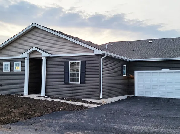 6467 Juniper Dr, Wonder Lake, IL 60097