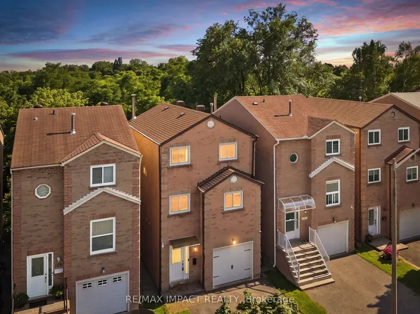 60 Cottonwood Ct, Markham, ON L3T 5X1
