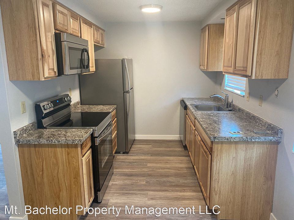 1st image of 210 SE 5th St #10