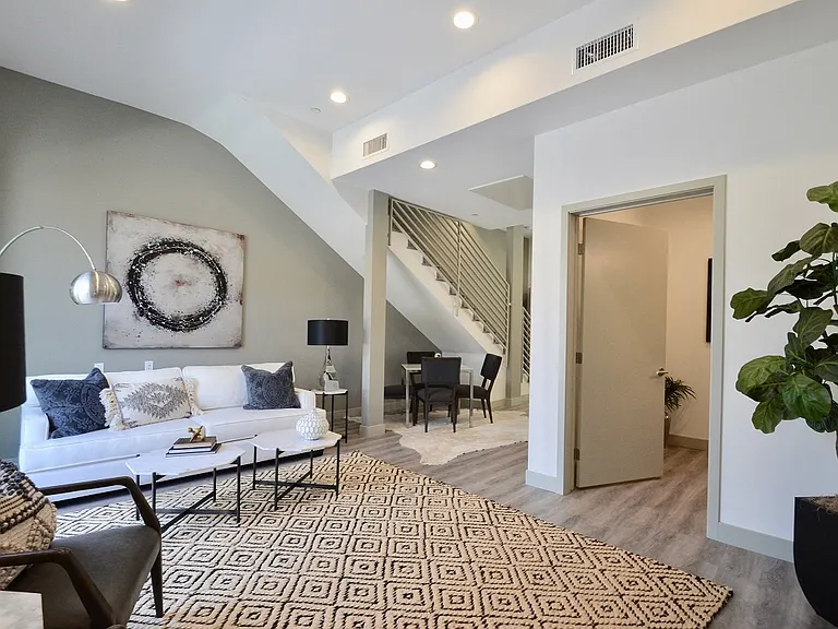 Lido Apartments - 4025 Grandview — Photo 38