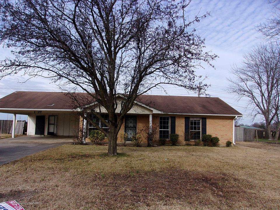 1st image of 1737 Park Circle Dr