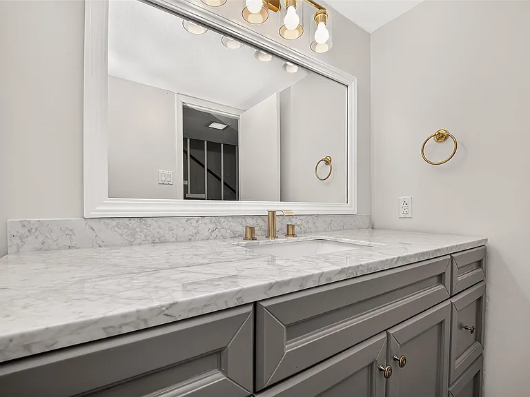 10383 Briar Forest Dr — Photo 26