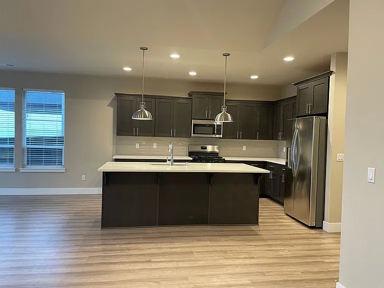 72 N 88th Dr — Photo 21