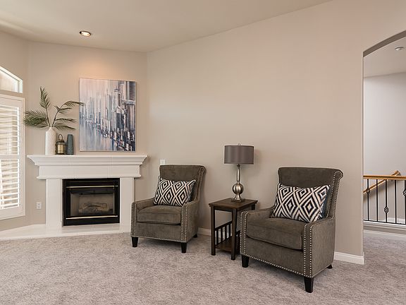 5th image of 104 Lewis St